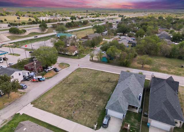 Property at 413 E 5th St, Ferris, TX 75125