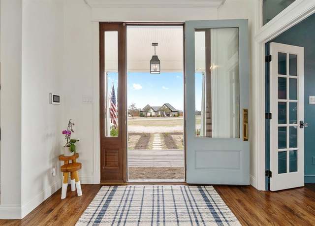 Property at 833 Mcclendon Walker Rd, Aledo, TX 76008, 4 beds, 4 baths