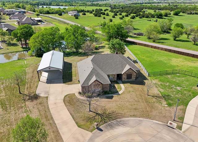 Property at 532 Hubbard Cir, Nevada, TX 75173, 3 beds, 2 baths