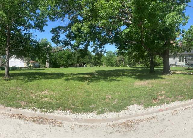 Property at 807 Southland Ave, Marlin, TX 76661