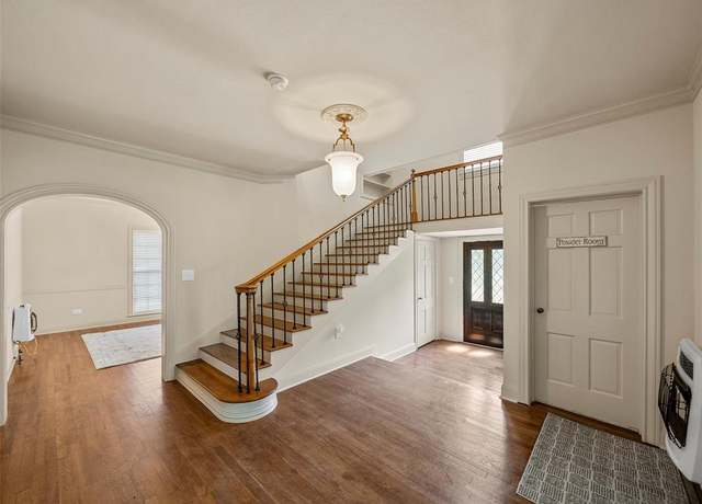 Property at 601 N Main St, Leonard, TX 75452, 3 beds, 1.5 baths
