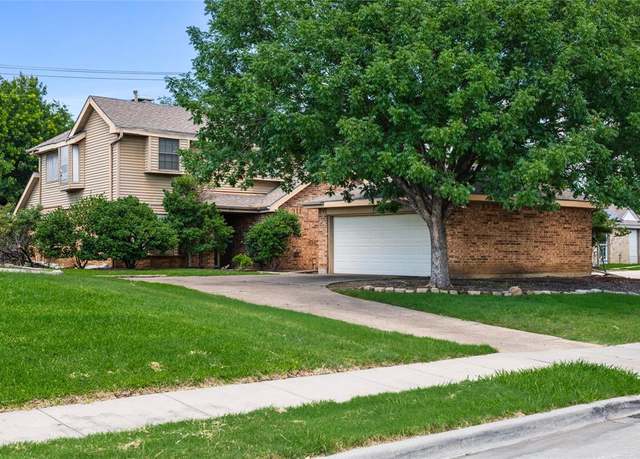 Property at 2025 Sancerre Ln, Carrollton, TX 75007, 3 beds, 2.5 baths