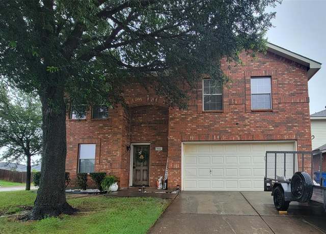 Property at 941 Honey Locust Ln, Crowley, TX 76036, 4 beds, 2.5 baths