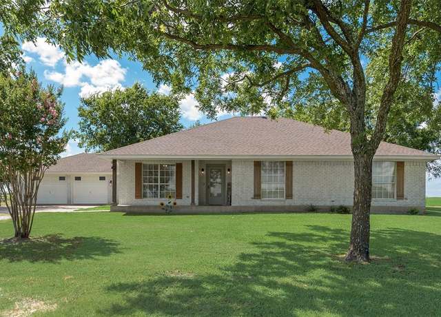 Property at 3266 E Highway 34, Ennis, TX 75119, 3 beds, 2.5 baths