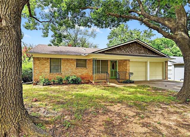 Property at 1402 Hillcrrest Dr, Sherman, TX 75092, 3 beds, 1.5 baths