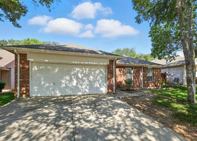 Property at 3852 Kirby Dr, Denton, TX 76210, 3 beds, 2 baths