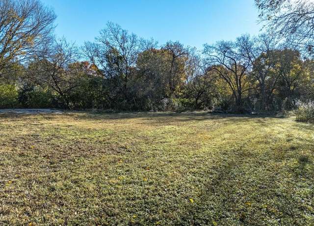 Property at 124 Spencer St, Waxahachie, TX 75165