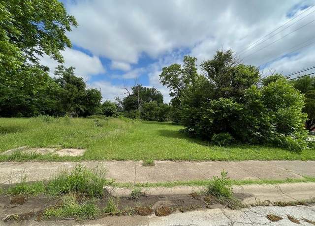 Property at 979 E Pulaski St, Fort Worth, TX 76104