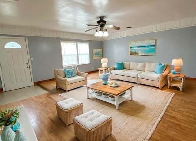 Property at 810 Poleman Rd, Shreveport, LA 71107, 3 beds, 2 baths