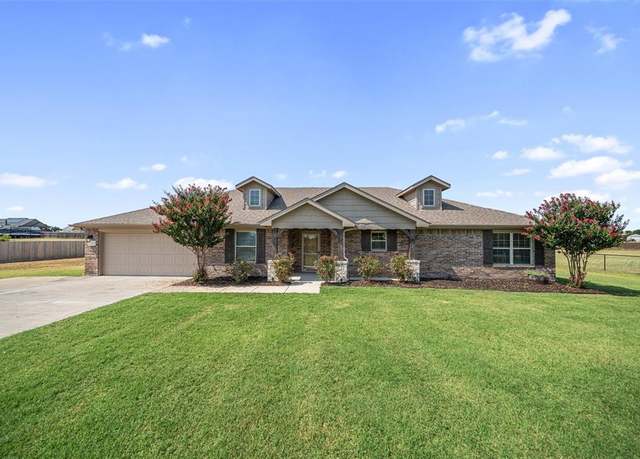 Property at 7243 Veal Station Rd, Weatherford, TX 76085, 4 beds, 2 baths