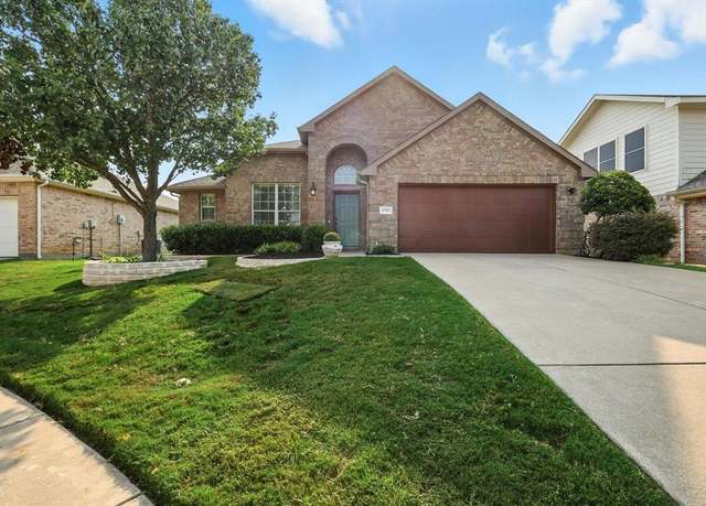 Property at 1702 Osprey Ct, Corinth, TX 76210, 4 beds, 2 baths
