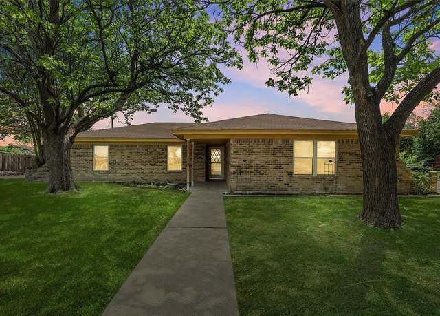 Property at 111 Thompson Cir, Lorena, TX 76655, 3 beds, 2 baths