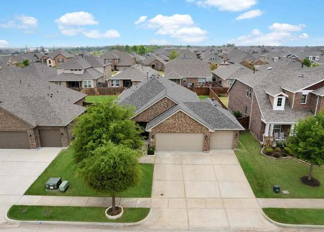 Property at 1912 Drover Creek Rd, Aubrey, TX 76227, 3 beds, 2 baths
