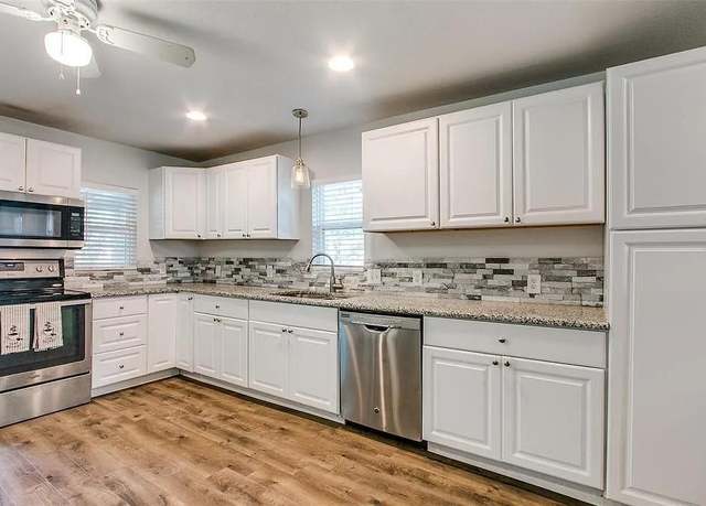 Property at 605 N Snyder Ave, Justin, TX 76247, 2 beds, 1.5 baths