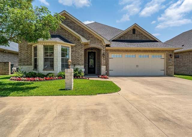 Property at 5524 Hollytree, Tyler, TX 75703, 3 beds, 2 baths