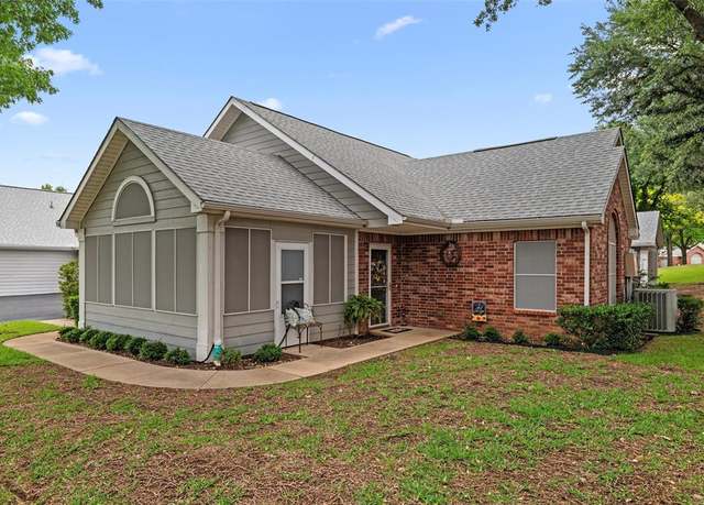 Property at 944 Bridges Dr, Arlington, TX 76012, 2 beds, 2 baths