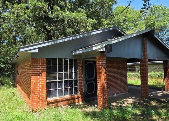 Property at 1940 Legardy St, Shreveport, LA 71107, 3 beds, 1 bath