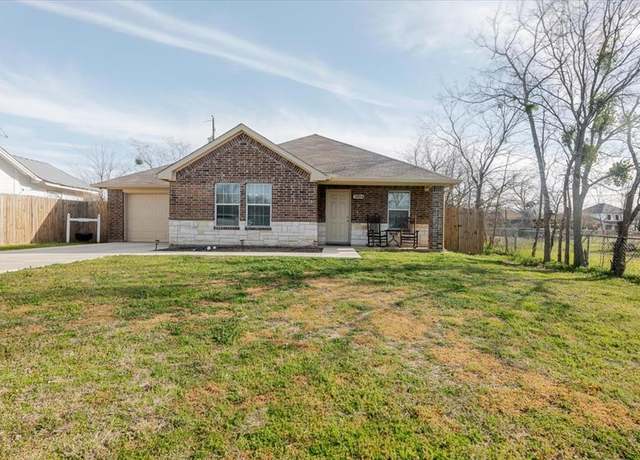Property at 1004 SE 12th St, Mineral Wells, TX 76067, 3 beds, 2 baths