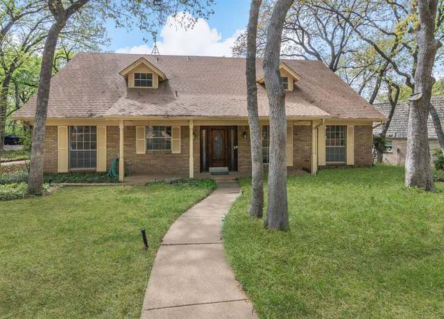 Property at 3702 Lynnwood Dr, Arlington, TX 76013, 4 beds, 3 baths