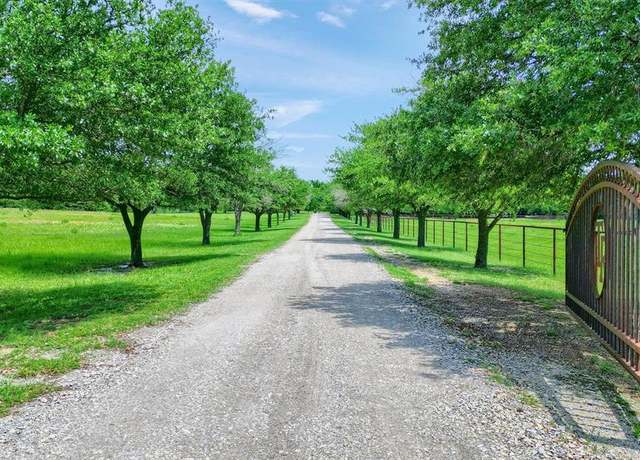 Property at 4844 County Road 203, Tioga, TX 76271, 3 beds, 2.5 baths