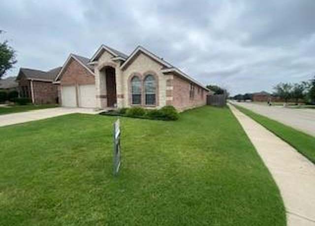 Property at 3900 Hunter Peak Rd, Fort Worth, TX 76262, 4 beds, 2 baths