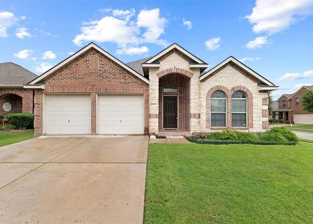 Property at 3900 Hunter Peak Rd, Fort Worth, TX 76262, 4 beds, 2 baths
