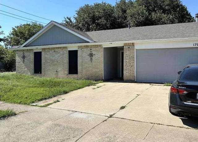 Property at 1701 Dorchester Dr, Arlington, TX 76014, 3 beds, 2 baths