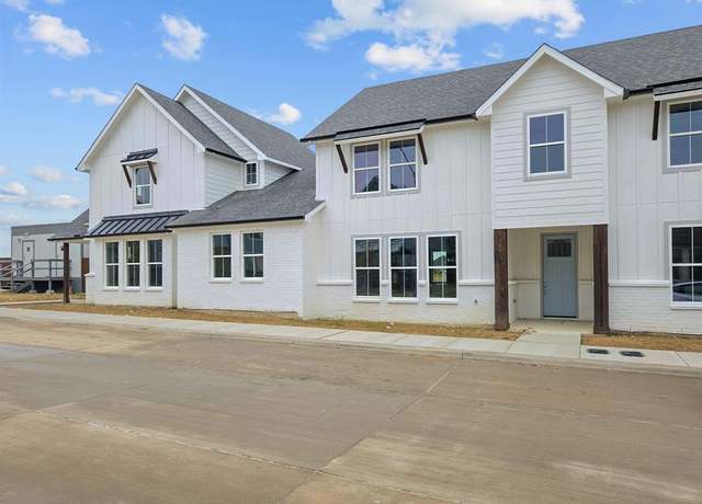 Property at 9573 Thorncrown Ln, Fort Worth, TX 76179, 3 beds, 2.5 baths