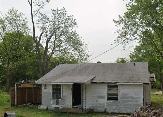 Property at 707 Cooper St, Bowie, TX 76230, 2 beds, 1 bath
