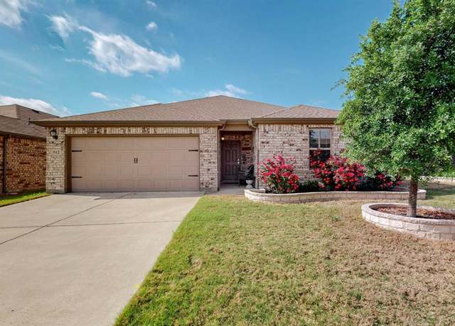 Property at 512 Bronze Forest Dr, Fort Worth, TX 76131, 3 beds, 2 baths