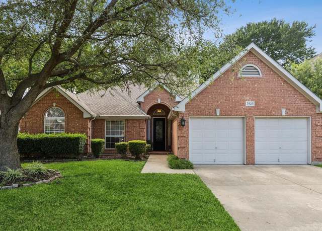Property at 3925 Oak Park Dr, Flower Mound, TX 75028, 4 beds, 2 baths