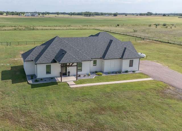 Property at 919 Gunter Rd, Whitesboro, TX 76273, 4 beds, 2.5 baths
