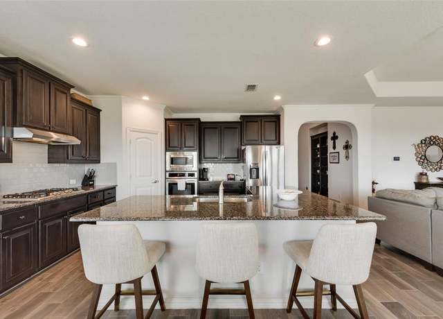 Property at 204 Cross Fox Ln, Aledo, TX 76008, 4 beds, 3 baths