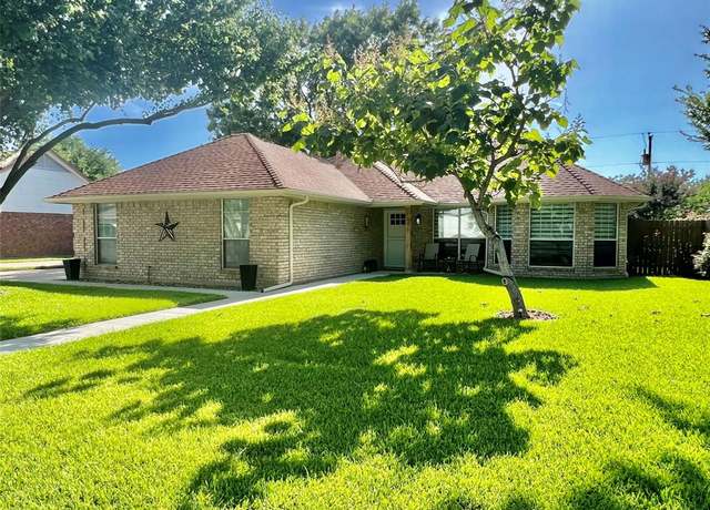 Property at 510 Canary Ln, Red Oak, TX 75154, 3 beds, 2 baths