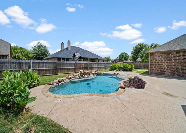 Property at 5038 W Fall Dr, Midlothian, TX 76065, 5 beds, 3.5 baths