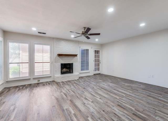 Property at 1415 Palmnold Cir E, Fort Worth, TX 76120, 2 beds, 1.5 baths