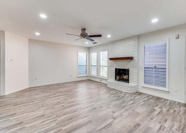 Property at 1415 Palmnold Cir E, Fort Worth, TX 76120, 2 beds, 1.5 baths
