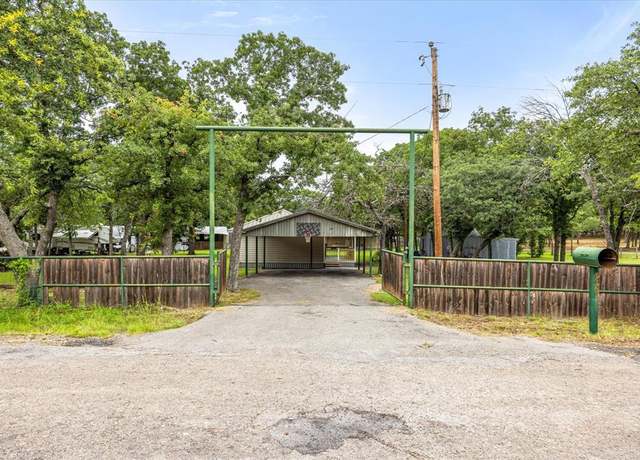 Property at 653 Wildwood Trl, Weatherford, TX 76085, 2 beds, 1 bath