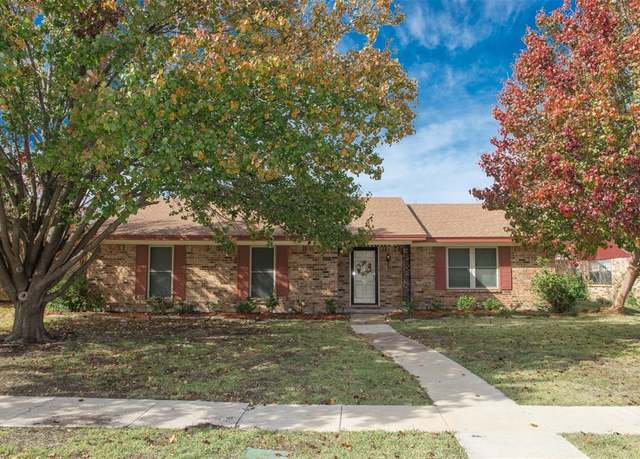 Property at 1401 Woodlawn Pkwy, Mesquite, TX 75149, 4 beds, 2 baths