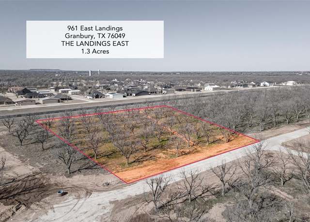 Property at 961 E Landings Dr, Granbury, TX 76049