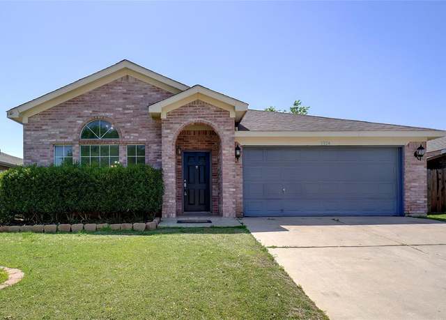 Property at 1924 Overland St, Fort Worth, TX 76131, 3 beds, 2 baths