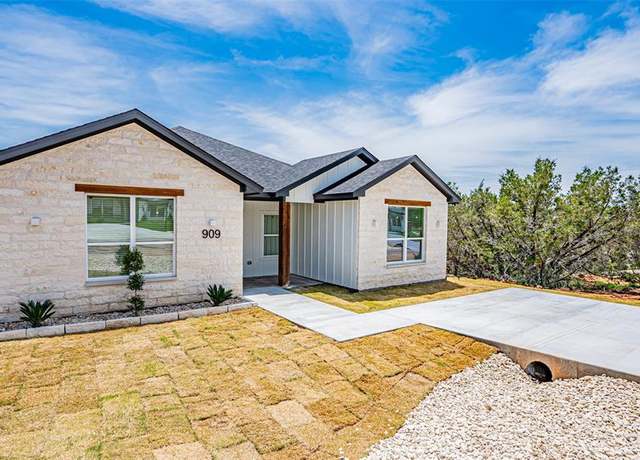 Property at 909 Tree Dr, Granbury, TX 76048, 3 beds, 2 baths