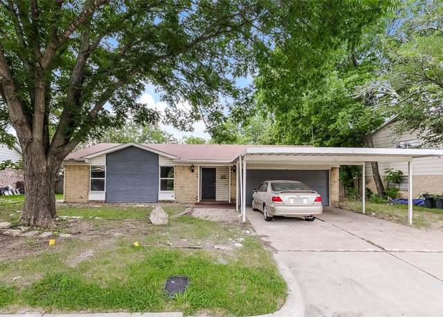 Property at 245 Straw Rd, Saginaw, TX 76179, 3 beds, 2 baths