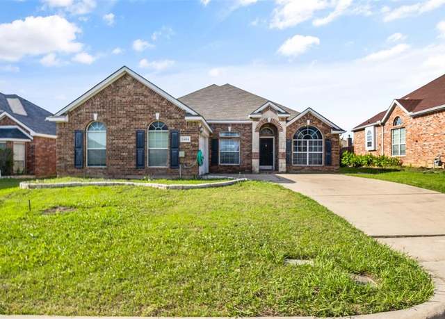 Property at 5404 Rolling Meadows Dr, Fort Worth, TX 76123, 3 beds, 2 baths