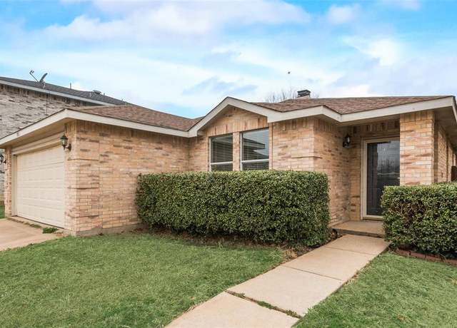 Property at 3876 Golden Horn Ln, Fort Worth, TX 76123, 3 beds, 2 baths