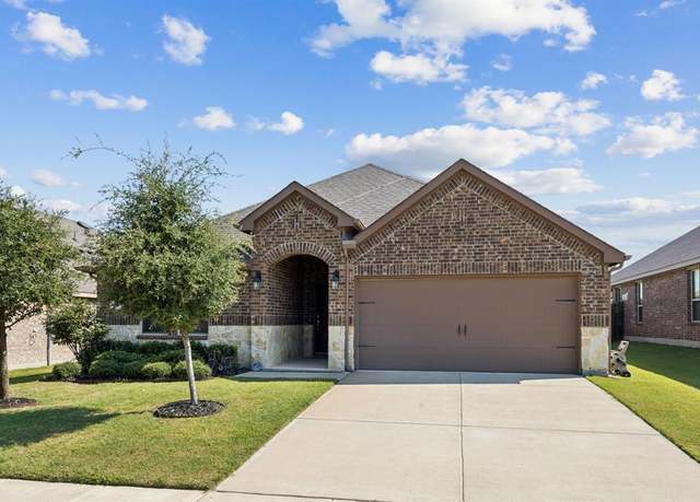 Property at 4014 Poplar Dr, Forney, TX 75126, 4 beds, 2 baths