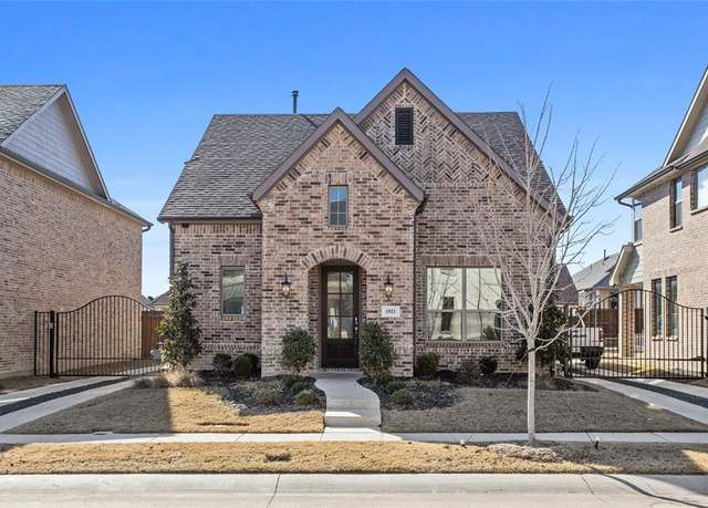 Property at 1921 Temple Hl, Van Alstyne, TX 75495, 3 beds, 2.5 baths