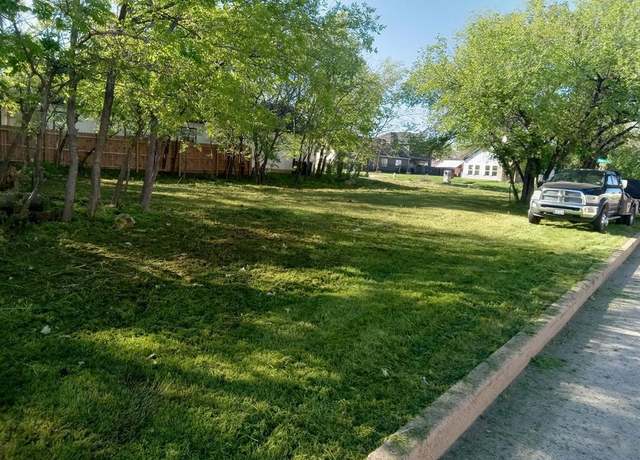 Property at 804 E Powell Ave, Fort Worth, TX 76104
