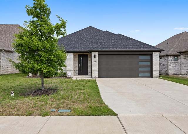 Property at 608 Congressional Ave, Red Oak, TX 75154, 4 beds, 2 baths