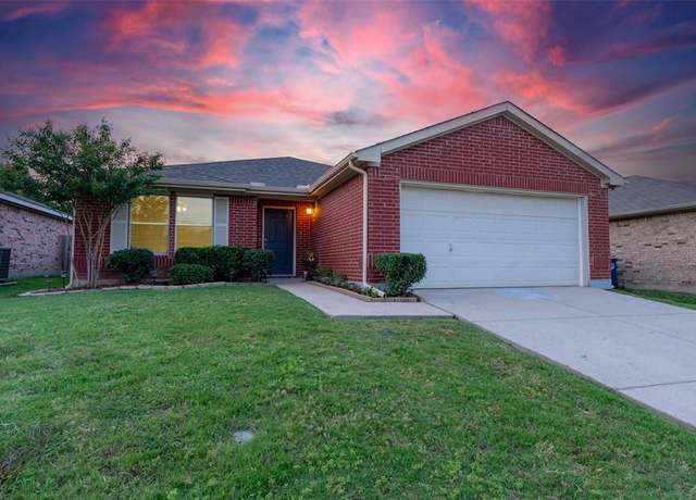 Property at 1637 Thornhill Ln, Little Elm, TX 75068, 3 beds, 2 baths